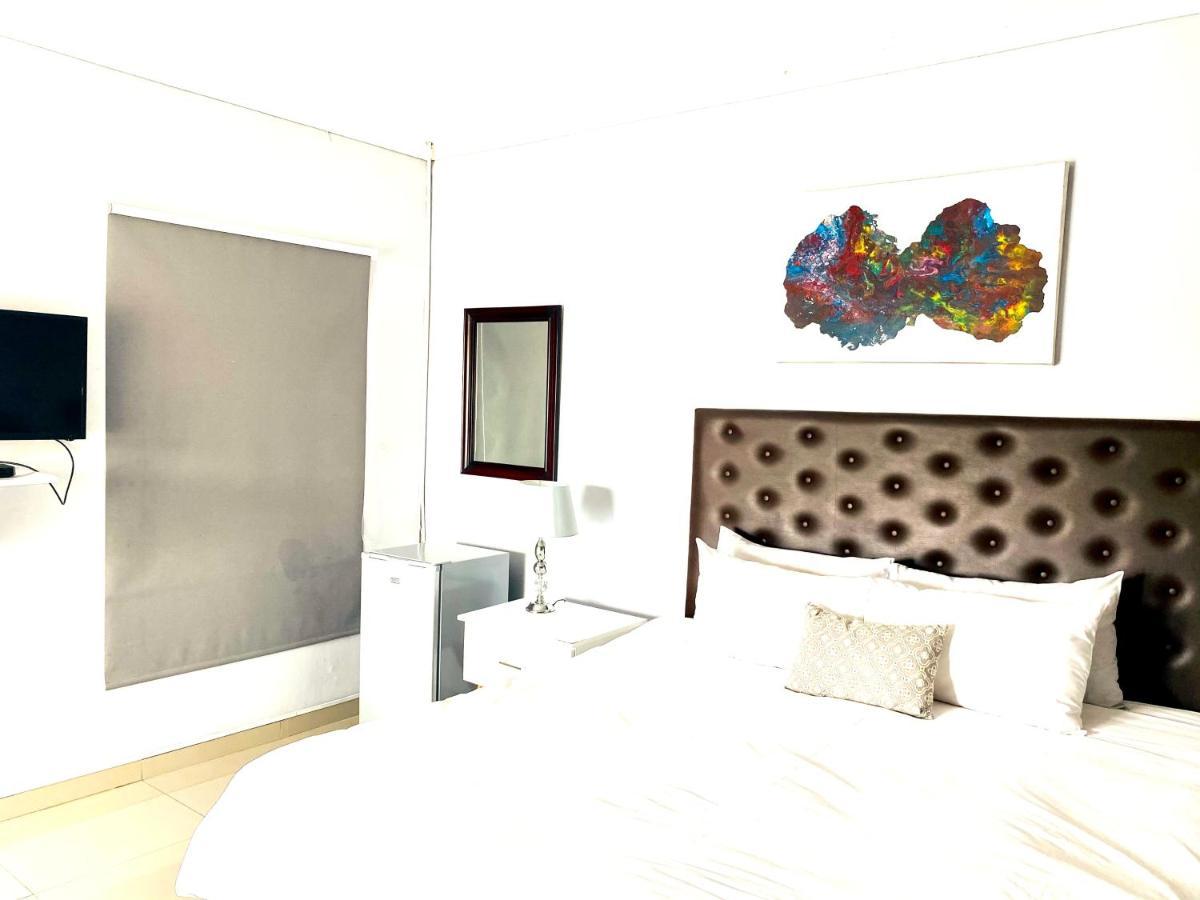 Infinity Bnb Gaborone Esterno foto