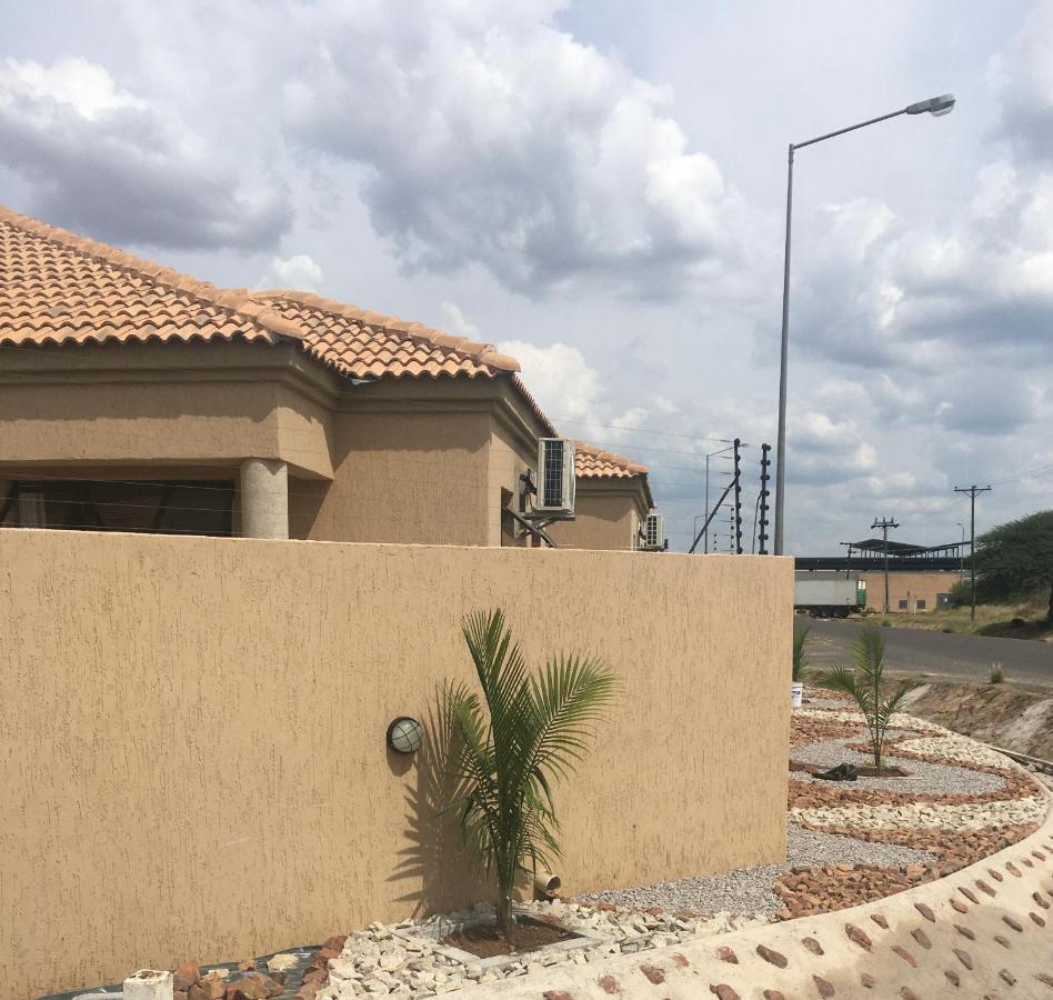 Infinity Bnb Gaborone Esterno foto
