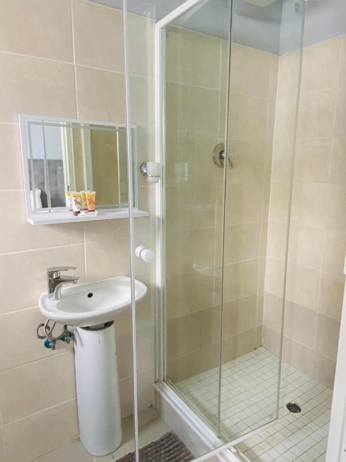 Infinity Bnb Gaborone Esterno foto